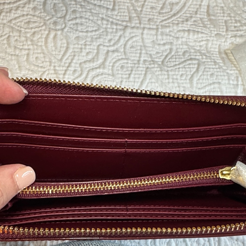 Tory Burch Shiraz Patent Leather Wallet - Picture 8 of 14